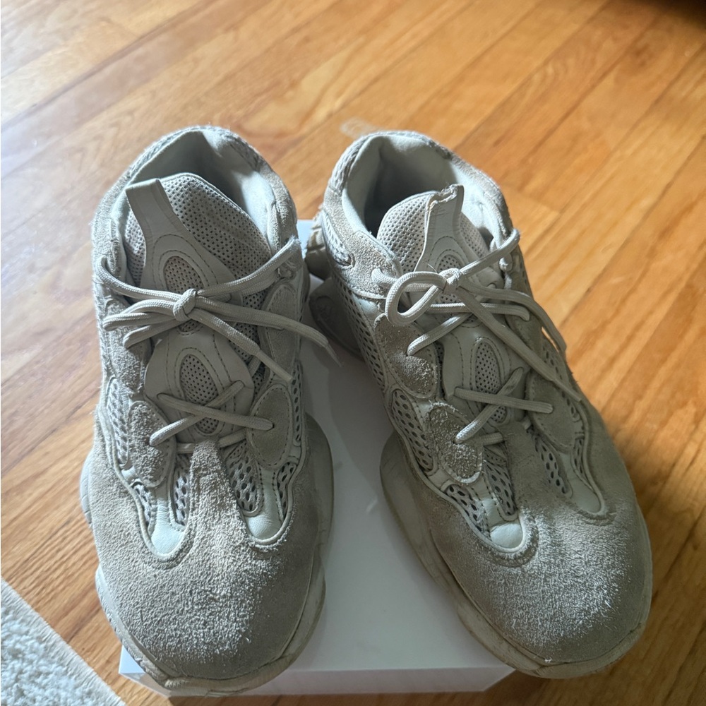 Yeezy sneakers - Picture 4 of 6